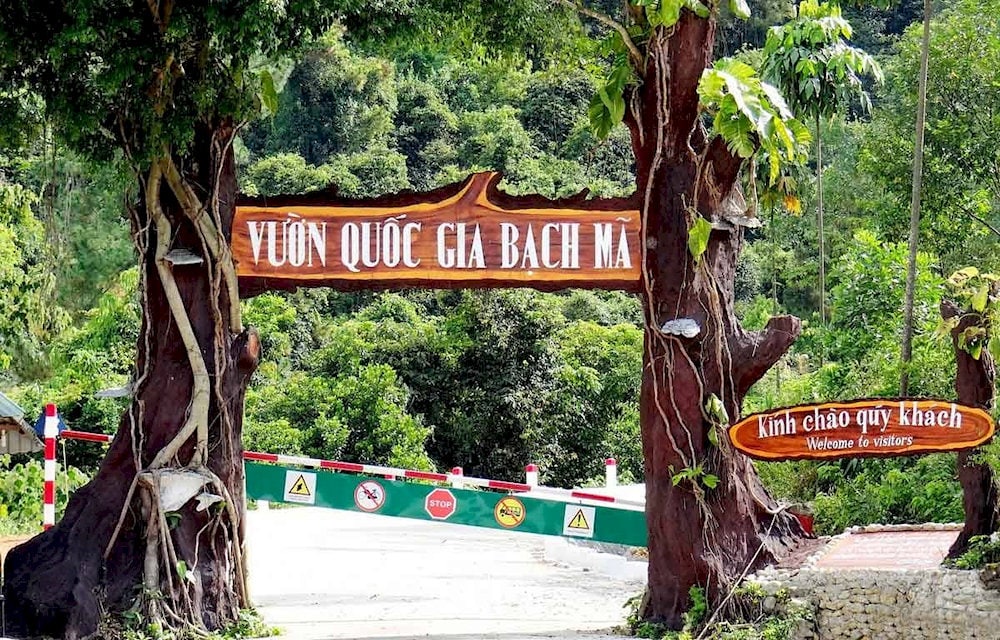 Cổng Vườn Quốc gia Bạch Mã